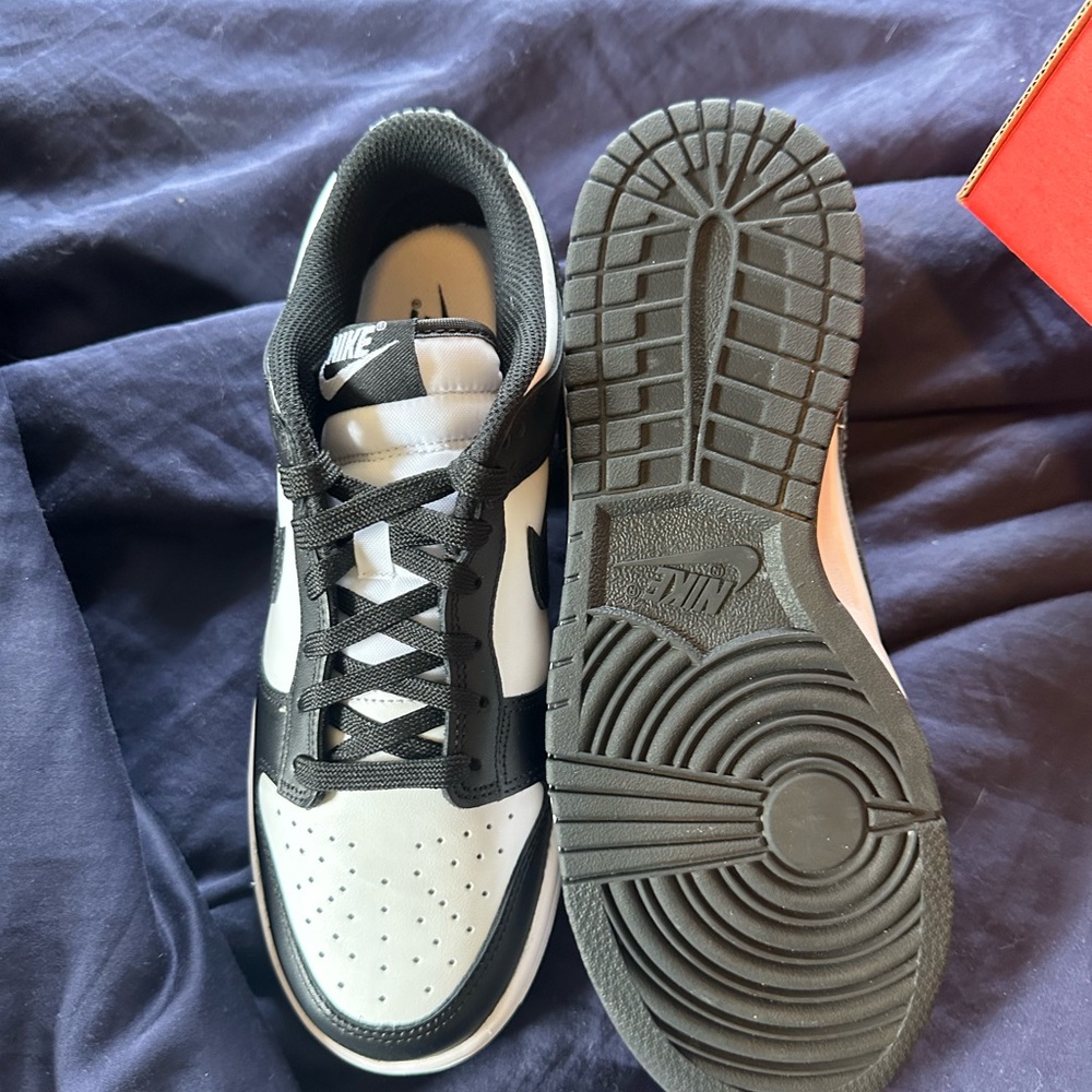 NWT NIKE 🏀⛹️‍♀️⛹🏿‍♀️⛹🏼‍♀️⛹🏾‍♀️⛹🏿‍♀️⛹🏻‍♀️WOMENS DUNK SNEAKERS🖤 LOW